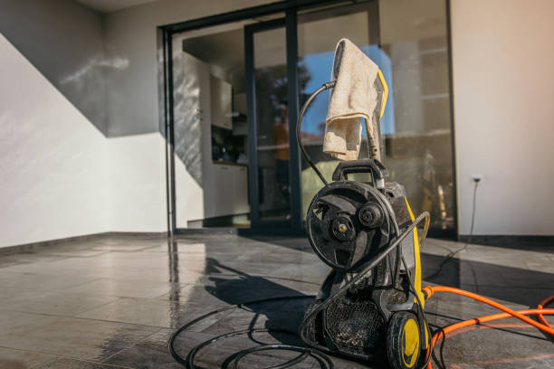 Professional Pressure Washing in Ives Estates, FL
